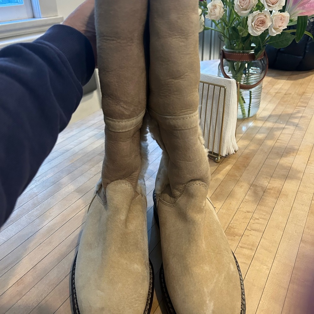 Blondo brand new genuine shearling lined suede boots